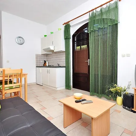 Apartment Josko Postira